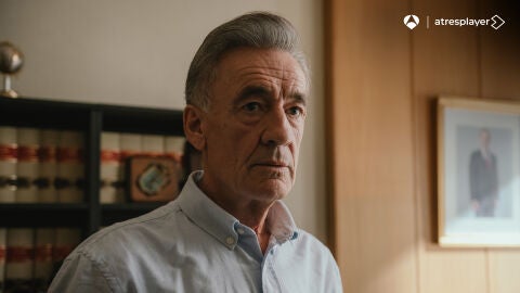 Francis Lorenzo es Barreiro en Ágata y Lola