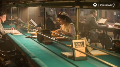 Adriana Ugarte como Sira Quiroga en Sira